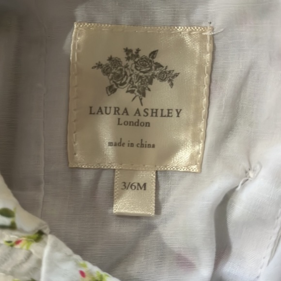 Laura Ashley infant dress with bloomers. Size 0-3 months. - Picture 4 of 4